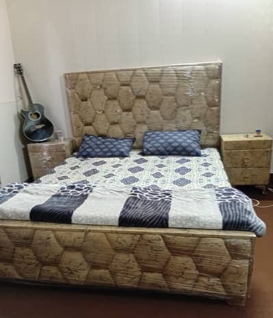 Bed / side tables / king size / poshish bed