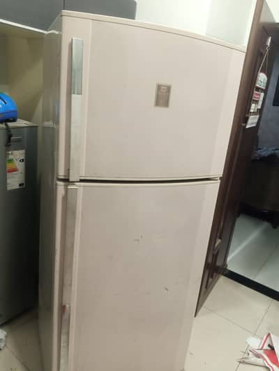 Dawlance Refrigerator Big Size | Non-Inverter | Good Condition