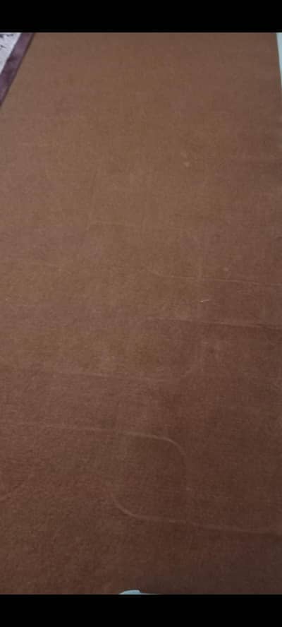 carpet shi condition  m hn tura sa said sa jal choka hn.