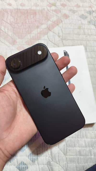 IPhone 17 Air JV Black 10/10 Condition