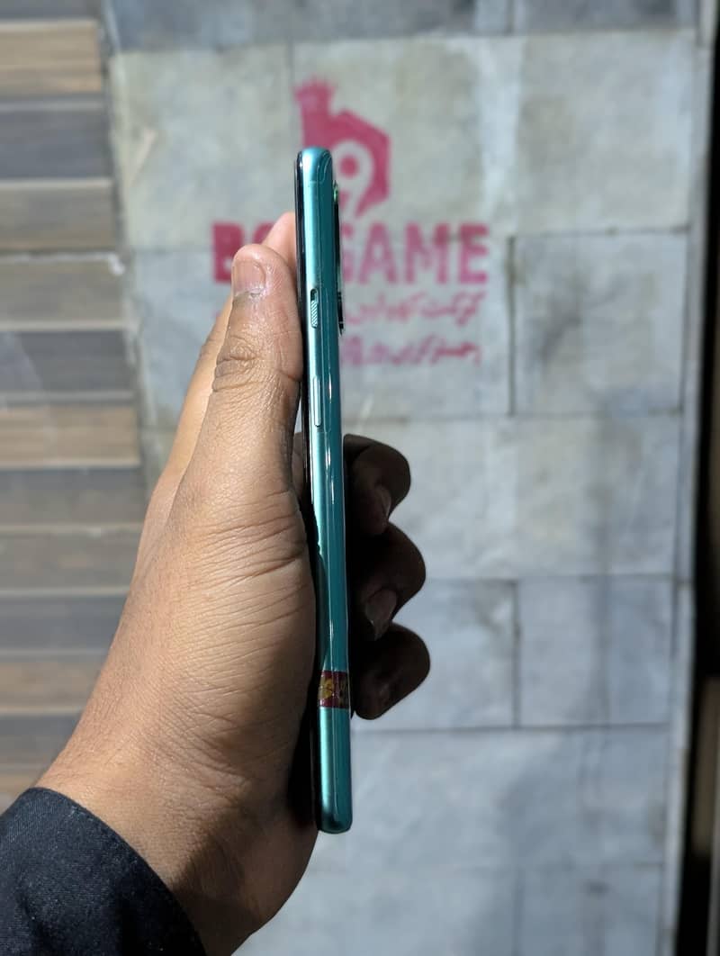 One plus 8t 1