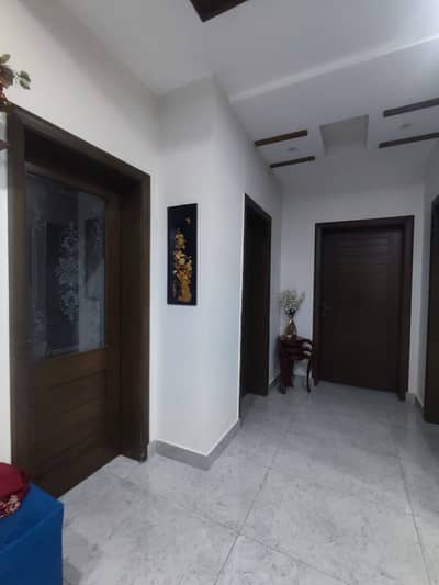 1 KANAL HOUSE AVAILABLE FOR RENT