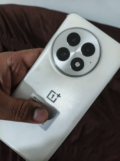 Oneplus 13 24gb 1Tb Gaming Beast Non Active 4 Month Sim Time Available