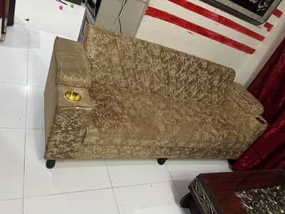 urgant for sale sofa cum bed