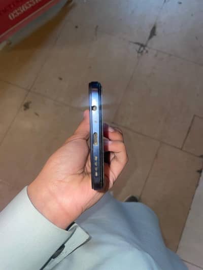 Infinix note 12 8+8 128gb pta prove 10 by 10 only charger saat ha