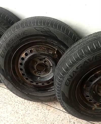 Dunlop tyres with rims size 13