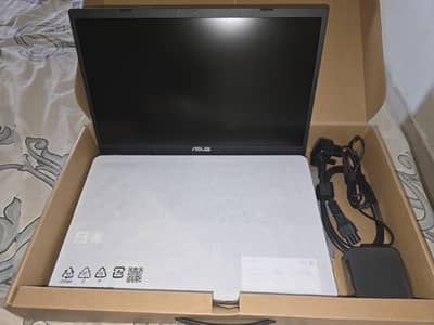 Asus i7 High Quality Brand New Laptop (import from UAE)