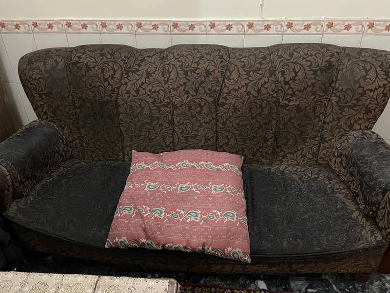2 sofa sets 1