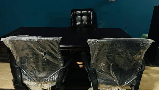 Urgent Female Receptionist Required  As Front Desk Manager