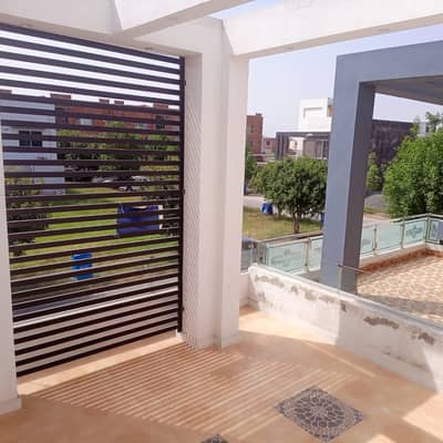 UPPER PORTION OF 9 MARLA HOUSE AVAILABLE FOR RENT NEAR JAMIA MASJID / COMMERCIAL MARKET/ FAMILY PARK