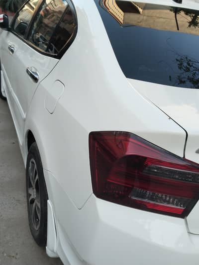 Honda city 2018 almost total genuine