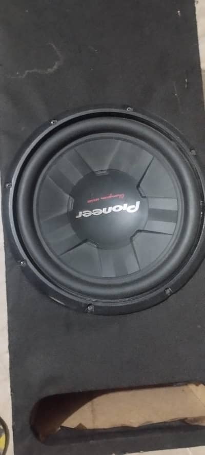 pioneer boofer 100% original weoniic amplifier  3000 watts 4 chenool