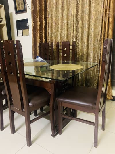 Dinning base and 6 chairs