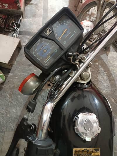 I'm selling Honda 125 2010 model