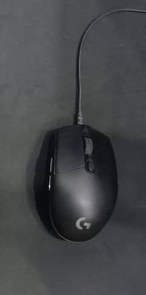 Logitech G102 Mouse for Sale(Price is Negotiable)Condition is 10/10.
