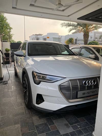 Audi e tron quattro 50 white