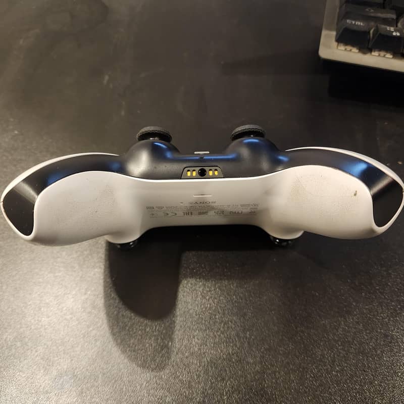 PS5 Controller 3