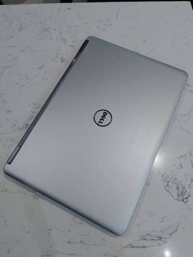 Dell Laptop in reasonable price.