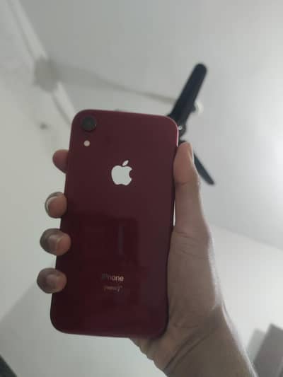 iphone XR 64gb  battery health 84