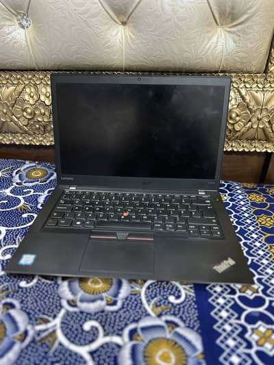 Lenovo thinkpad t407s core i5 gen 6.8 gb ram 256 ssd screen break