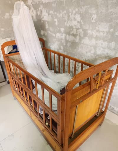 baby cot