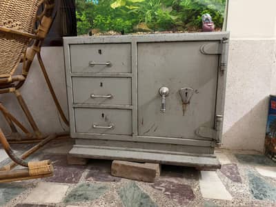 Vintage Metal Safe with Drawers – Heavy Duty