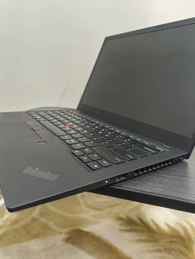 Lenovo Thinkpad X1 Carbon ultra slim
