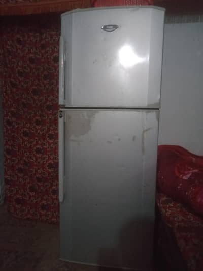 گھریلو استعمال کے لیے اچھا فرج ہے کنڈیشن10+10چک وارنٹی کے ساتھ