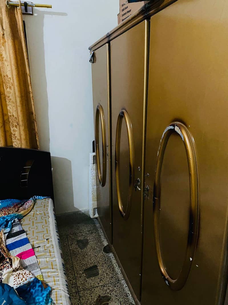 الماری اور استری اسٹینڈ 0