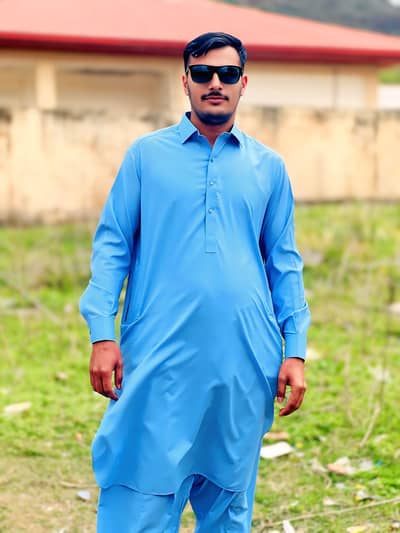 mojay Kam Chaya cooking krta ho hostel ma koi ha Kise k pas Kam