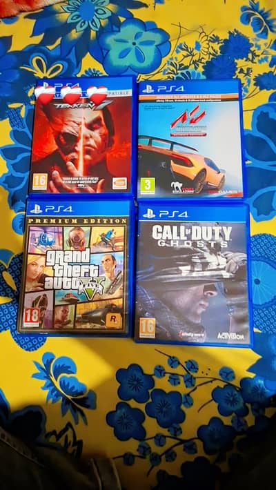 Playstation 4 discs slightly used