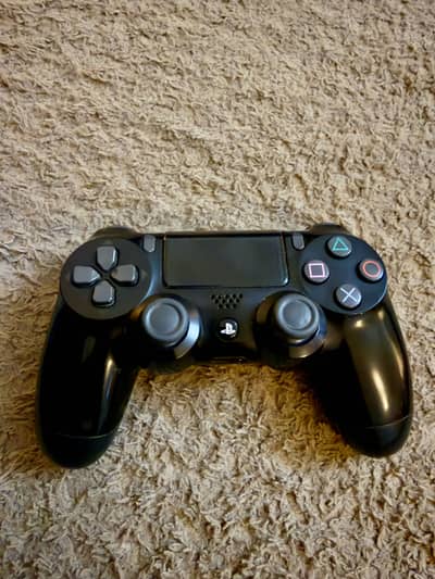 PS4 pro DualShock controller black color 10/10 condition