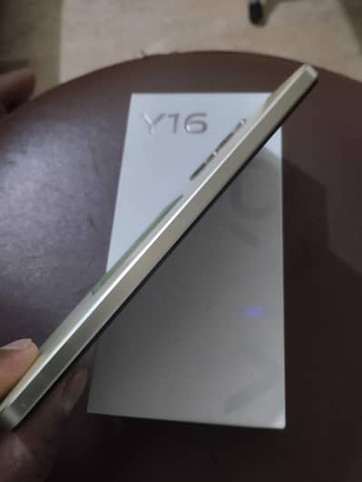 Vivo y 16 with complete Box
