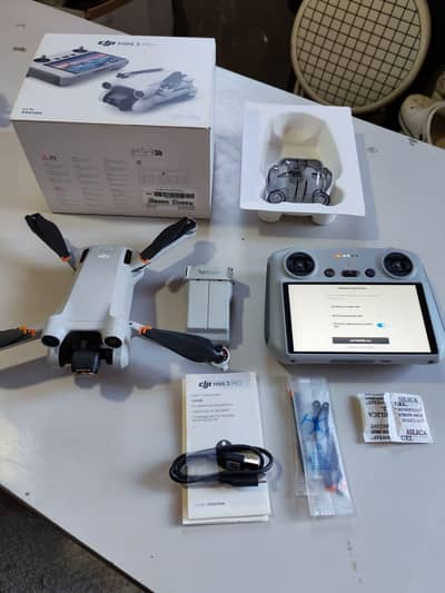 drone DJI mini 3 pro 10 by 10 condition