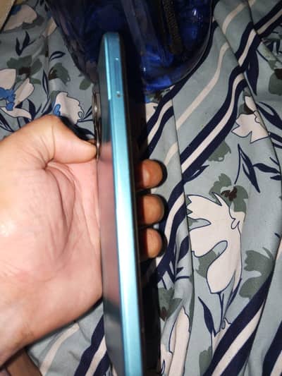 tecno spark go 4+1 64 gb