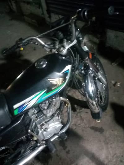 Honda 125(2010 madil arjnt sale document pory hn bio nhai ha
