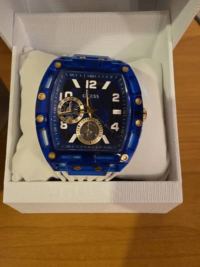 Guess Phoenix White (New)