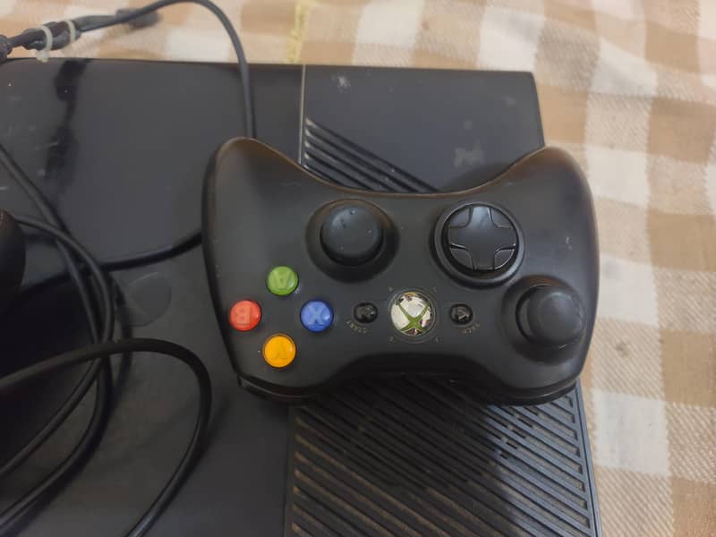 Xbox 360 e model 1