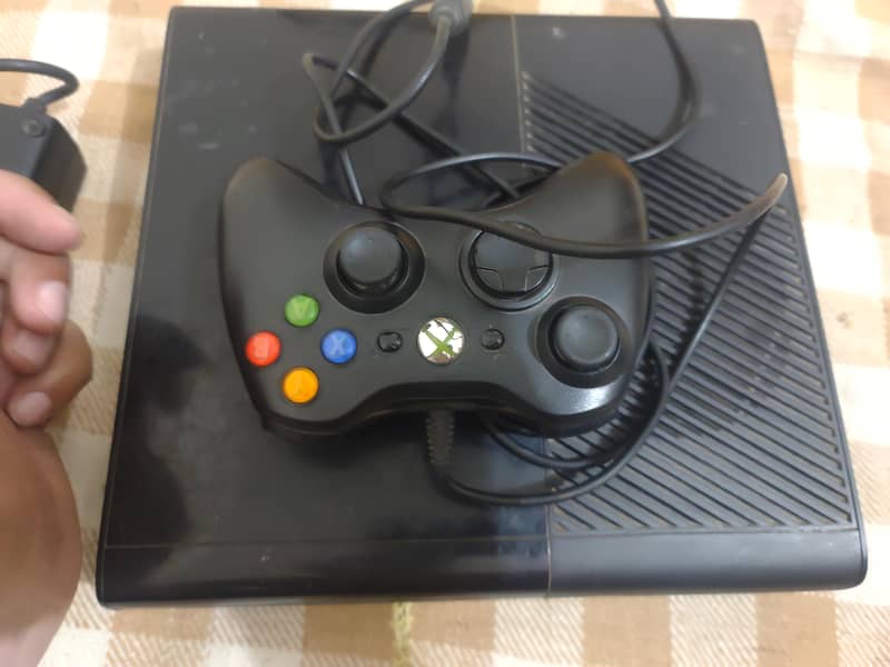 Xbox 360 e model 2