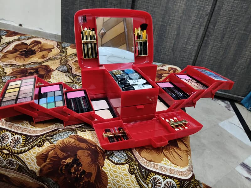 makeup kit 2