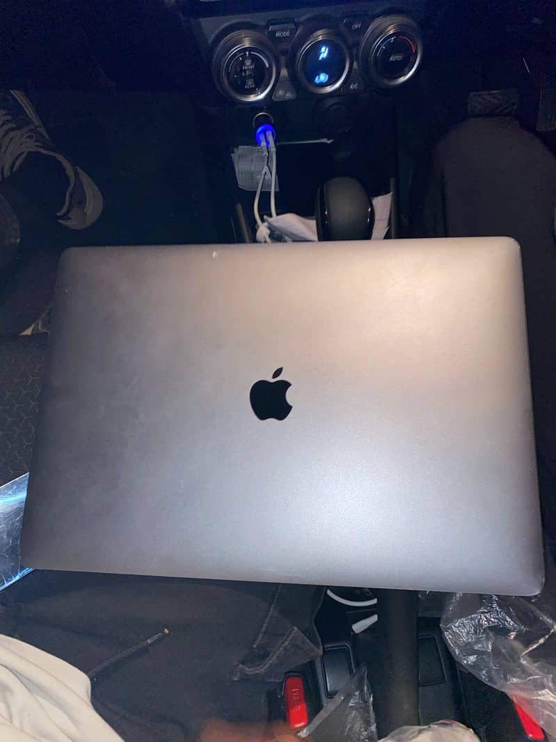 MacBook pro 19 6