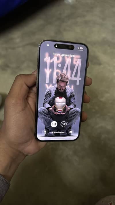 Iphone 15 pro natural titanium