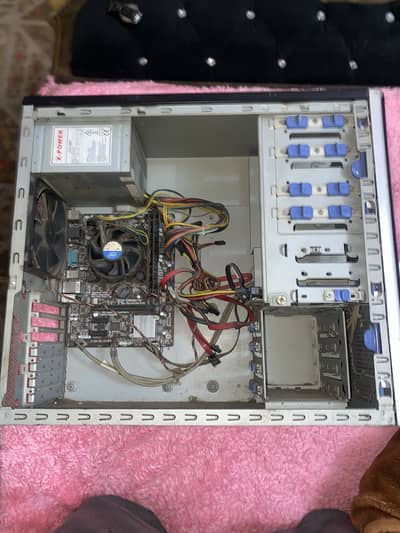 Intel Xeon E3-1245 v3 (i7 4th Gen equivalent)