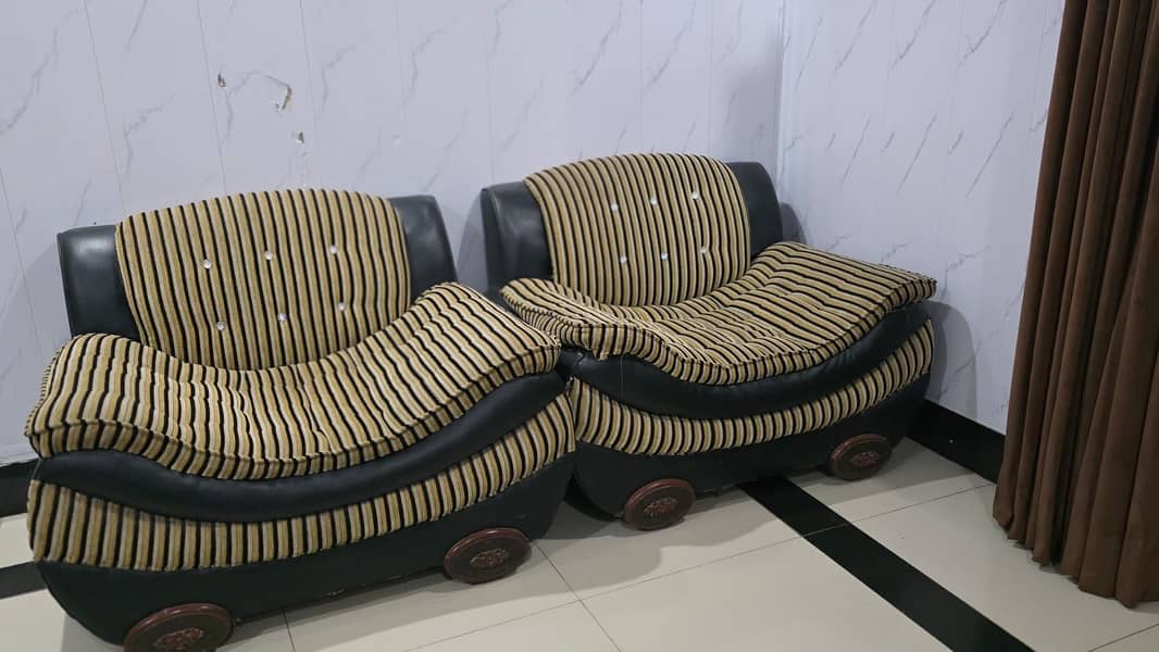 Sofa set used  5 seater 7/10 condition 2