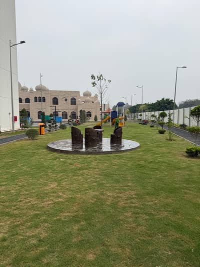 GROUND FLOOR 12 MARLA 4 BEDROOM APARTMENT AVAILABLE FOR SALE