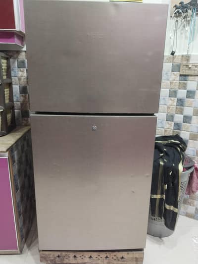 haier medium fridge