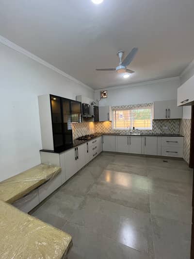 1 KANAL LOWER PORTION AVAILABLE FOR RENT