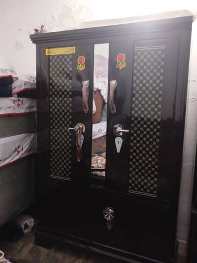 Almari for sale Argent good condition