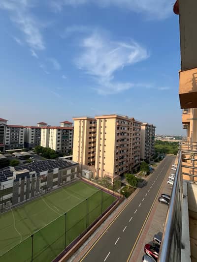 FACING PARK 4 BEDROOM APARTMENT AVAILABLE FOR RENT