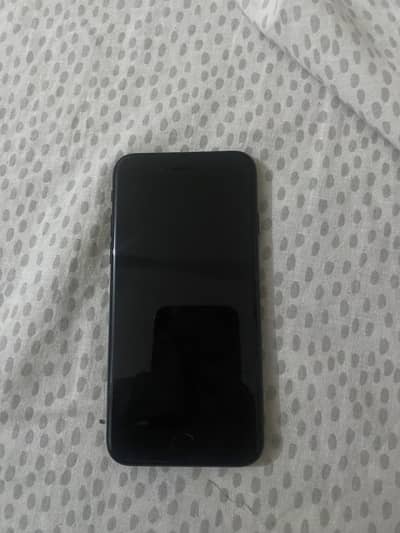 IPHONE 7 -32gb 90% battery health (changed) •JV